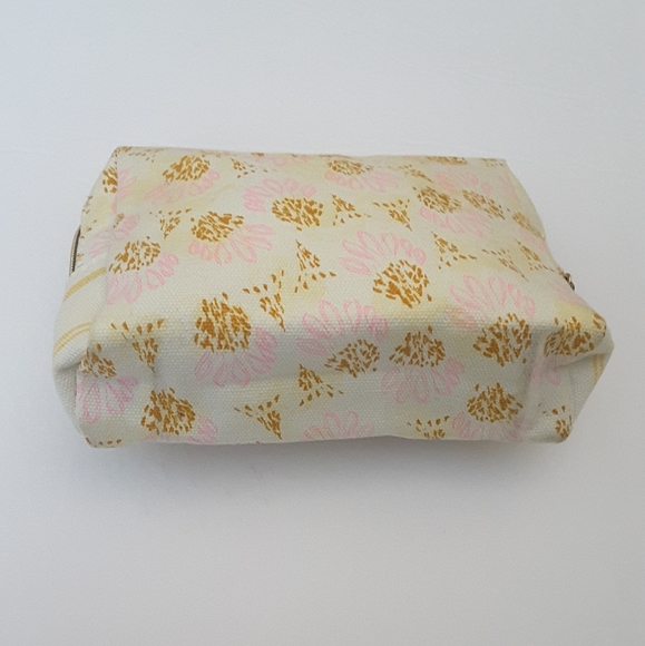 Anthropologie & ModCloth Travel Case Set - Picture 10 of 12